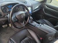 Usata Maserati Levante GranLusso 275 CV (202 kW) 2020 Blu SUV