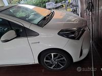 Usata Toyota Yaris Style 100 CV (73 kW) 2018 Bianco Berlina