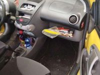 Usata Peugeot 107 Access 68 CV (50 kW) 2009 Giallo Utilitaria