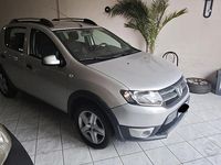 Usata Dacia Sandero Stepway 90 CV (66 kW) 2015 Grigio Monovolume