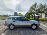 Usata Subaru Forester 2001 Grigio SUV