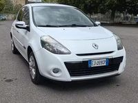 Usata Renault Clio III 75 CV (55 kW) 2011 Bianco Berlina
