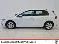 Usata VW Golf VIII Life 110 CV (80 kW) 2021 Oryx white perlato Berlina