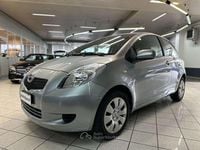 Usata Toyota Yaris Sol 69 CV (50 kW) 2006 Argento Utilitaria