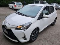 Usata Toyota Yaris Lounge 111 CV (81 kW) 2019 Bianco Berlina
