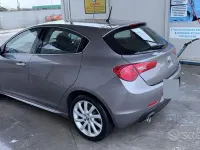 Usata Alfa Romeo Giulietta 105 CV (77 kW) 2011 Grigio Utilitaria