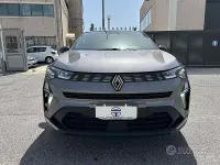 Usata Renault Symbioz Techno 145 CV (106 kW) 2025 Grigio SUV