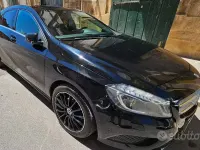 Usata Mercedes A180 109 CV (80 kW) 2014 Nero Utilitaria