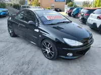 Usata Peugeot 206 CC RC 109 CV (80 kW) 2006 Nero Cabrio