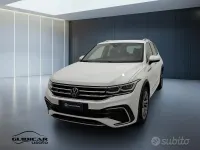 Usata VW Tiguan R-line 150 CV (110 kW) 2023 Bianco SUV