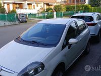 Usata Fiat Grande Punto Dynamic 77 CV (56 kW) 2009 Bianco Utilitaria