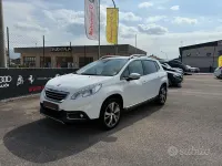 Usata Peugeot 2008 Access 99 CV (72 kW) 2016 Bianco SUV