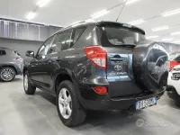 Usata Toyota RAV4 Sol 135 CV (99 kW) 2007 Grigio SUV