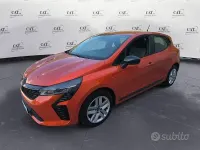 Usata Renault Clio V Evolution 101 CV (74 kW) 2024 Arancione Berlina
