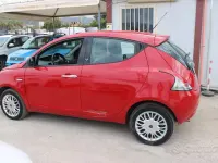 Usata Lancia Ypsilon Gold 95 CV (69 kW) 2017 Rosso Utilitaria