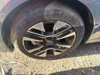 Usata Peugeot 208 Allure 100 CV (73 kW) 2024 Grigio Utilitaria