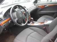 Usata Mercedes E270 Elegance 224 CV (164 kW) 2008 Nero Berlina
