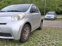 Usata Toyota iQ Sol 68 CV (50 kW) 2011 Grigio Utilitaria