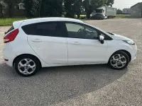 Usata Ford Fiesta Titanium 68 CV (50 kW) 2011 Bianco Berlina