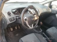 Usata Ford Fiesta 97 CV (71 kW) 2010 Blu Berlina