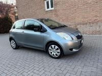 Usata Toyota Yaris 87 CV (63 kW) 2006 Grigio Utilitaria