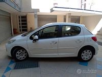Usata Peugeot 207 73 CV (53 kW) 2012 Bianco Utilitaria