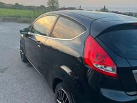 Usata Ford Fiesta Titanium 82 CV (60 kW) 2009 Nero Utilitaria