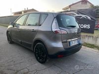 Usata Renault Scénic III XMOD 110 CV (80 kW) 2013 Grigio Monovolume