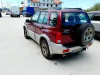 Usata Suzuki Vitara 87 CV (63 kW) 1999 Rosso SUV