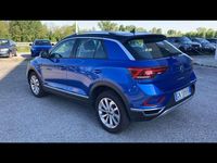 Usata VW T-Roc Style 110 CV (80 kW) 2023 0f blu lava metallizzato SUV