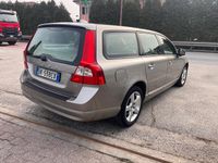 Usata Volvo V70 185 CV (136 kW) 2007 Oro Station wagon