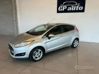 Usata Ford Fiesta Titanium 80 CV (58 kW) 2013 Grigio Berlina