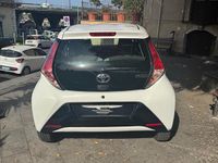 Usata Toyota Aygo X-play 69 CV (50 kW) 2015 Bianco Utilitaria