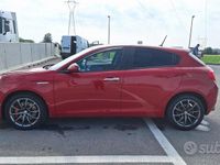 Usata Alfa Romeo Giulietta Distinctive 120 CV (88 kW) 2015 Rosso Utilitaria