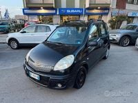 Usata Toyota Yaris Verso 87 CV (63 kW) 2004 Grigio Monovolume