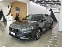 Begagnad Ford Focus ST-Line 117 HK (86 kW) 2024 Grå Sedan