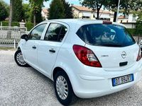 Usata Opel Corsa Cosmo 75 CV (55 kW) 2008 Bianco Utilitaria