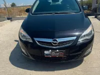 Usata Opel Astra 110 CV (80 kW) 2011 Nero Berlina