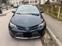 Usata Toyota Auris Hybrid 99 CV (72 kW) 2015 Blu Station wagon