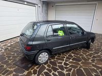 Usata Renault Clio 57 CV (41 kW) 1992 Verde Berlina