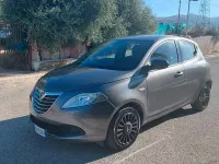 Usata Lancia Ypsilon Gold 69 CV (50 kW) 2016 Grigio Utilitaria