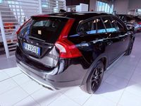 Usata Volvo V60 CC Business Edition 150 CV (110 kW) 2018 Nero Station wagon