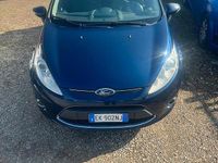 Usata Ford Fiesta 96 CV (70 kW) 2012 Blu Utilitaria