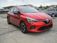 Käytetty Renault Clio V LIMITED 66 HP (48 kW) 2021 Punainen Sedan