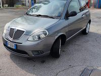 Usata Lancia Ypsilon 69 CV (50 kW) 2012 Grigio Utilitaria