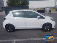 Usata Toyota Yaris Active 69 CV (50 kW) 2014 Bianco Utilitaria