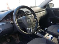 Usata VW Passat 105 CV (77 kW) 2012 Blu/azzurro Station wagon