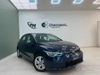 Usata VW Golf VIII Life 110 CV (80 kW) 2021 Bluazzurro Berlina