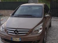 Usata Mercedes B180 109 CV (80 kW) 2010 Nero Monovolume