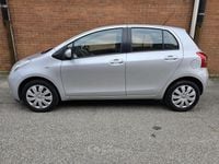 Usata Toyota Yaris Sol 87 CV (63 kW) 2007 Grigio Berlina